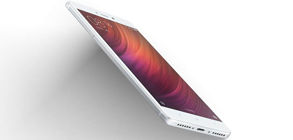 стильный смартфон Xiaomi Redmi Note 4 в белом цвете